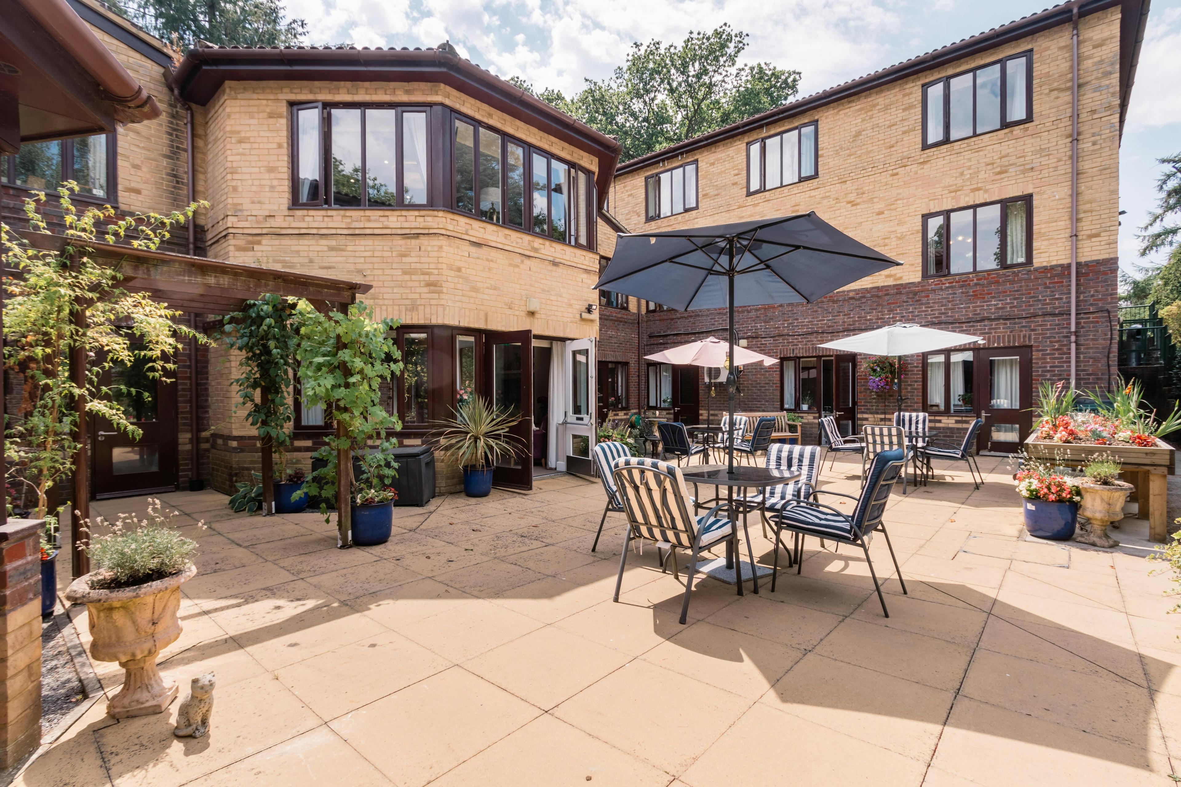 Barchester Healthcare - Challoner House care home 23