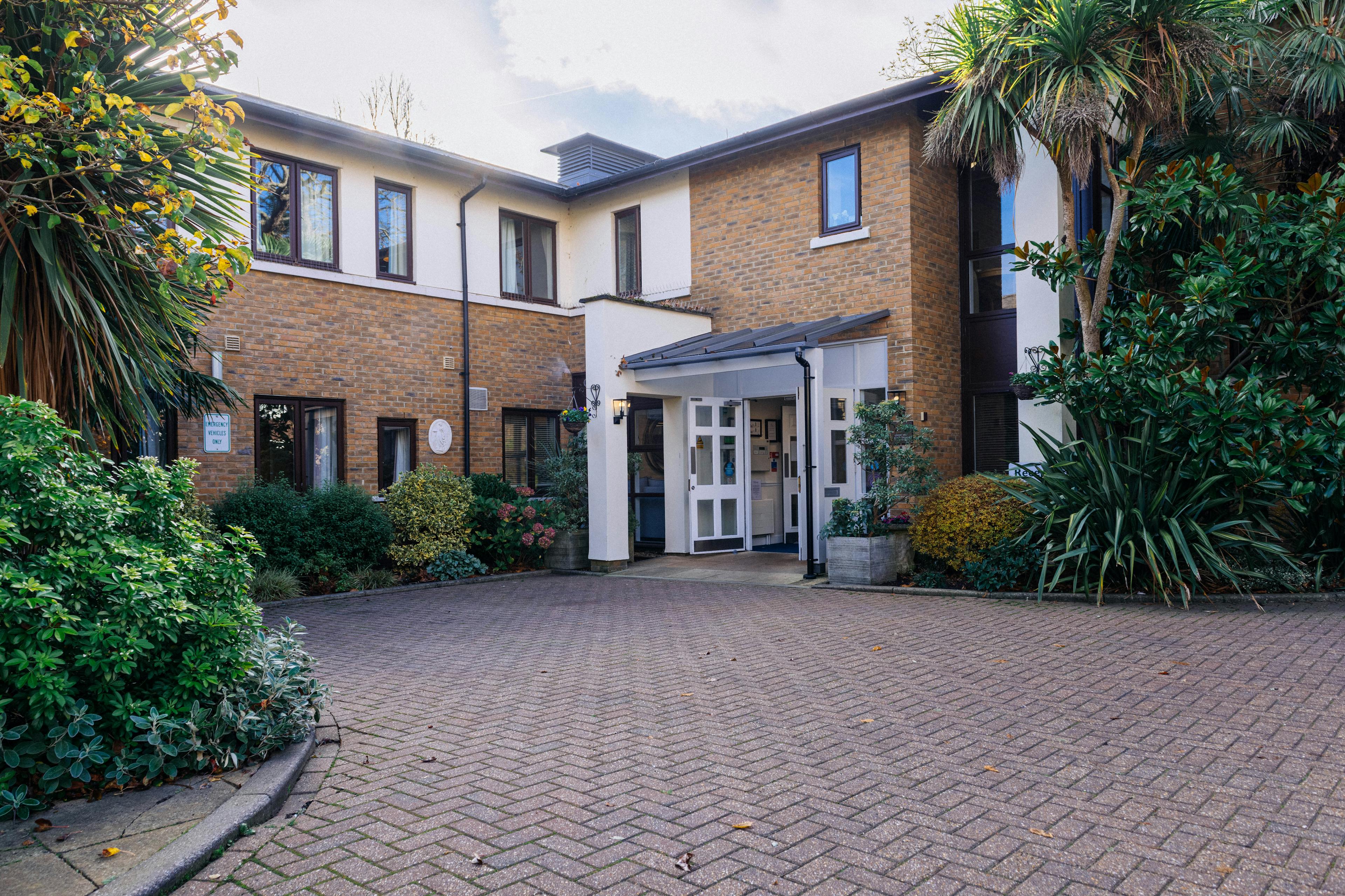Exterior of Lynde House Care Home in Twickenham, Richmond Upon Thames