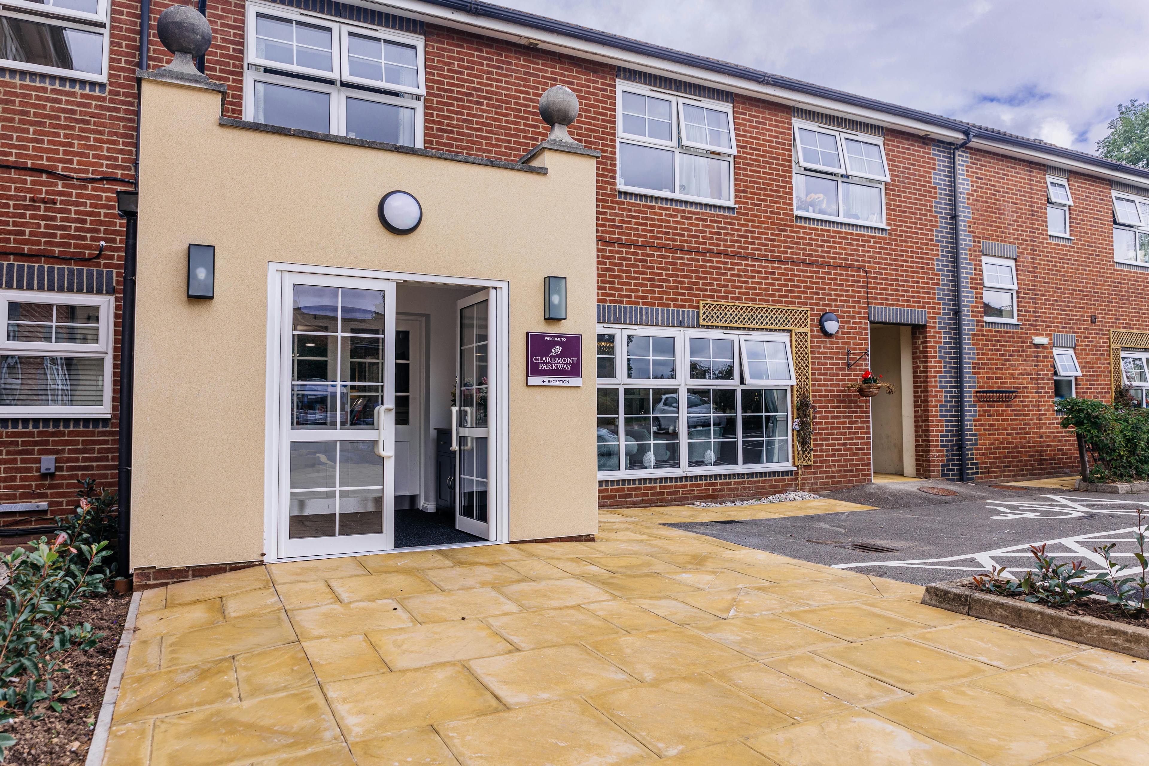 Barchester Healthcare - Claremont Parkway care home 3