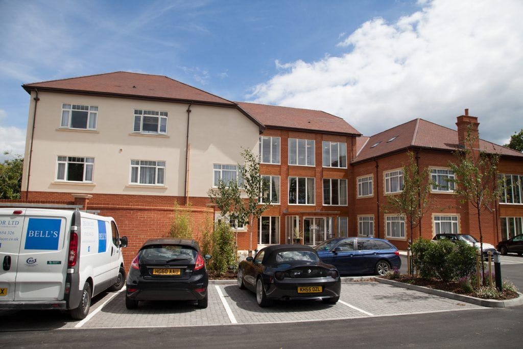 Encore Care Homes - Great Oaks care home 7