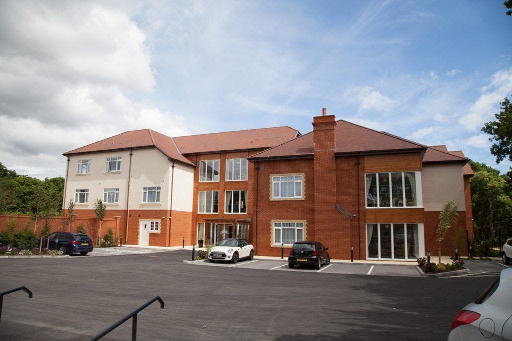 Encore Care Homes - Great Oaks care home 15