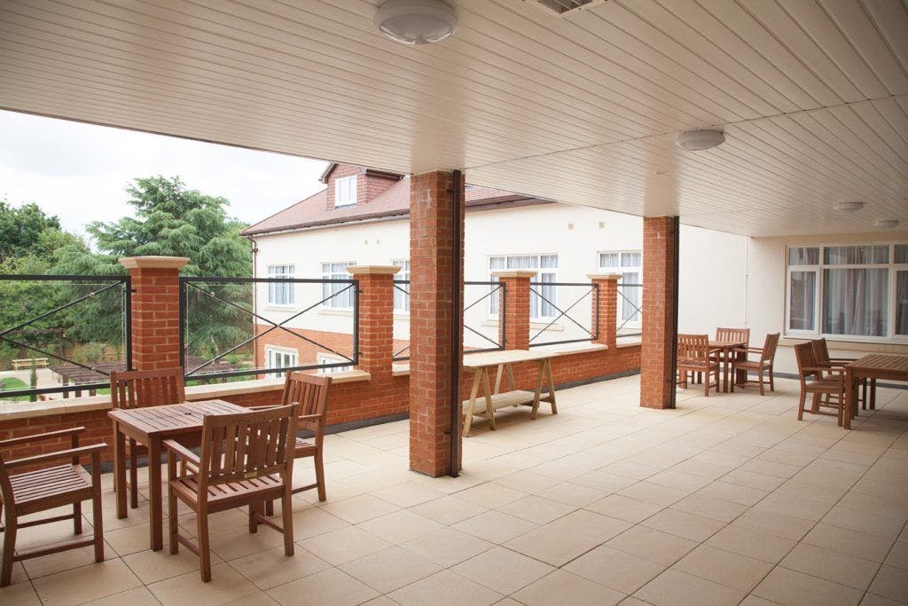 Encore Care Homes - Great Oaks care home 25
