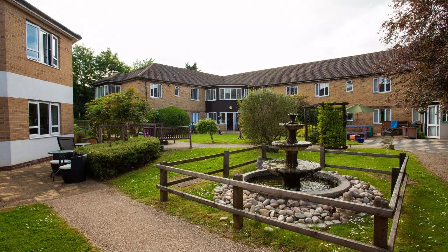 Exterior of Fosse House care home in St Albans, Hertfordshire