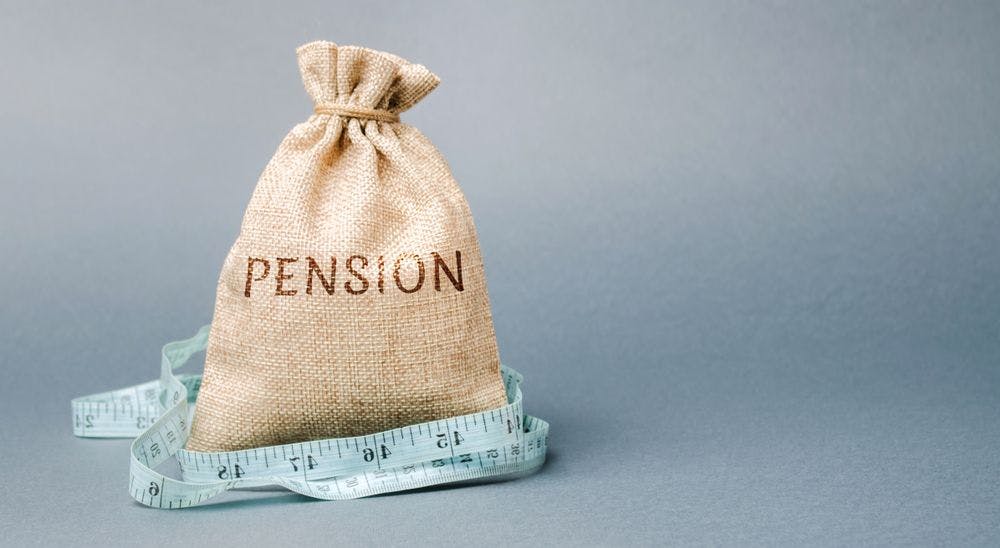 Pension bag with measuring tape around it