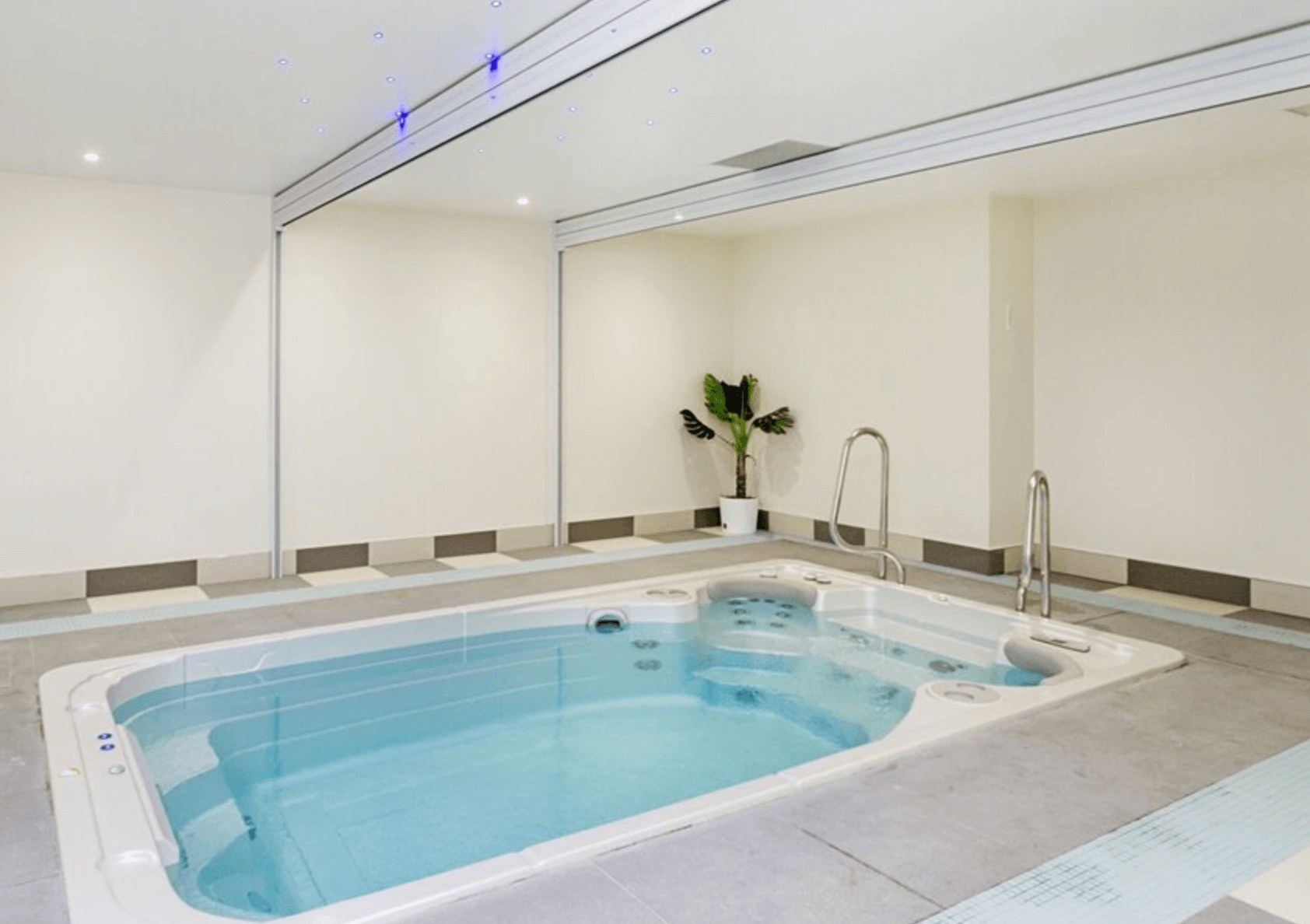 Hydrotherapy pool of Kingston Rehabilitation in Kingston-upon-Thames