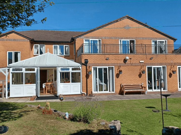 Barnston Court Care Home, Wirral, CH46 7TN
