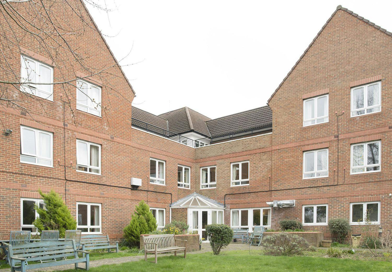 Country Court - Link House care home 3